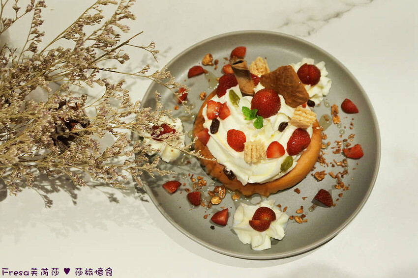 台中市北屯區台中甜點【午吉日式鬆餅｜定食｜咖啡】近洲際棒球場甜點餐盤.全日營業有插座咖啡廳.約會下午茶│民俗文物館│