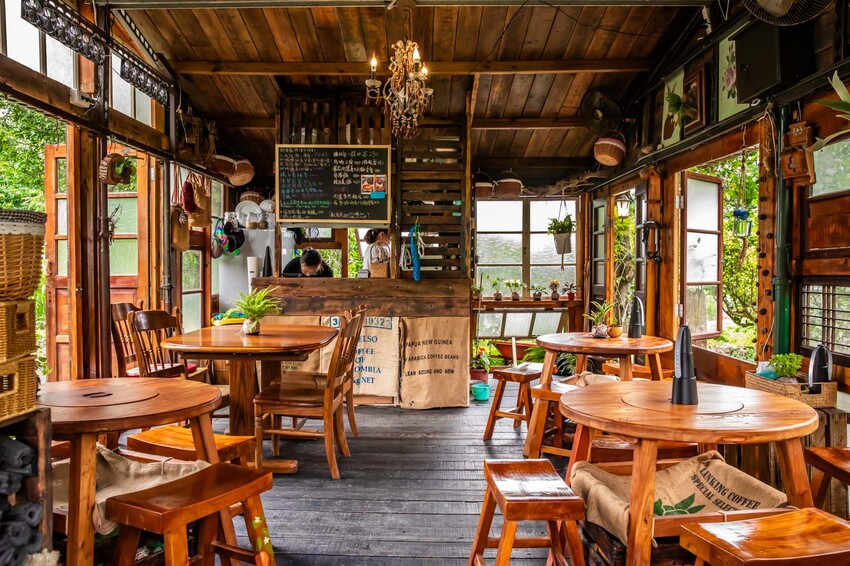 桃園市龍潭區青山吉田|愛麗絲夢幻仙境森林小屋!連google都找不到,藏身橘子園秘境咖啡廳