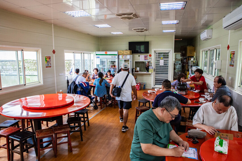 桃園市龍潭區三步五食休閒魚池｜網路上幾乎無資料的超大鹽烤魚！藏身釣魚池旁的隱藏版鮮魚料理