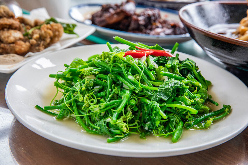 桃園市龍潭區三步五食休閒魚池｜網路上幾乎無資料的超大鹽烤魚！藏身釣魚池旁的隱藏版鮮魚料理