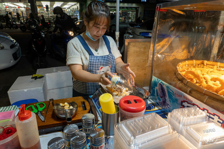 台中市太平區東平夜市花枝燒 | 逛台中夜市吃宵夜怕胖，換吃海鮮脂肪少～