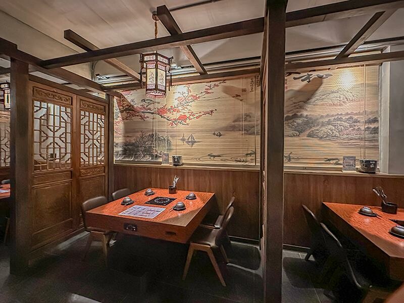 新竹竹北火鍋推薦!漢朝鍋物皇家宮廷風浮誇火鍋,麻辣鍋滑牛肉必吃。