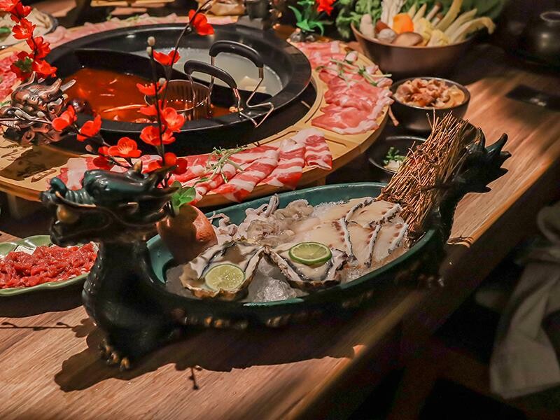 新竹竹北火鍋推薦!漢朝鍋物皇家宮廷風浮誇火鍋,麻辣鍋滑牛肉必吃。