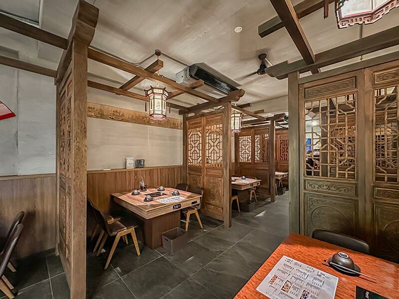 新竹竹北火鍋推薦!漢朝鍋物皇家宮廷風浮誇火鍋,麻辣鍋滑牛肉必吃。