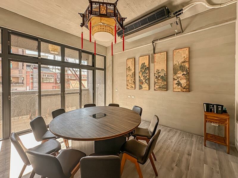 新竹竹北火鍋推薦!漢朝鍋物皇家宮廷風浮誇火鍋,麻辣鍋滑牛肉必吃。