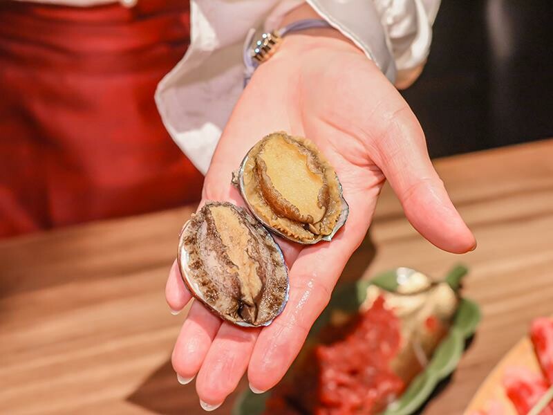 新竹竹北火鍋推薦!漢朝鍋物皇家宮廷風浮誇火鍋,麻辣鍋滑牛肉必吃。