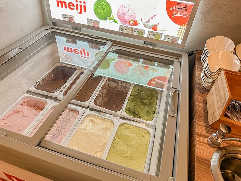 新竹竹北火鍋推薦!漢朝鍋物皇家宮廷風浮誇火鍋,麻辣鍋滑牛肉必吃。