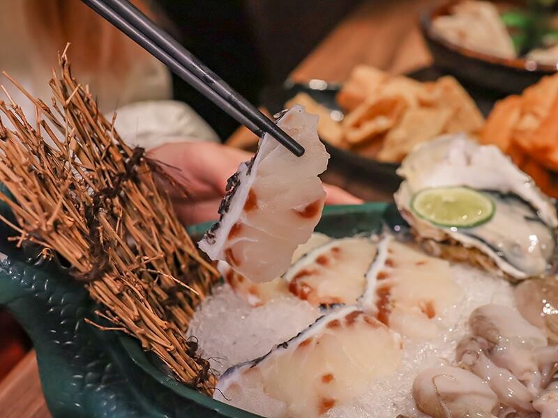 新竹竹北火鍋推薦!漢朝鍋物皇家宮廷風浮誇火鍋,麻辣鍋滑牛肉必吃。