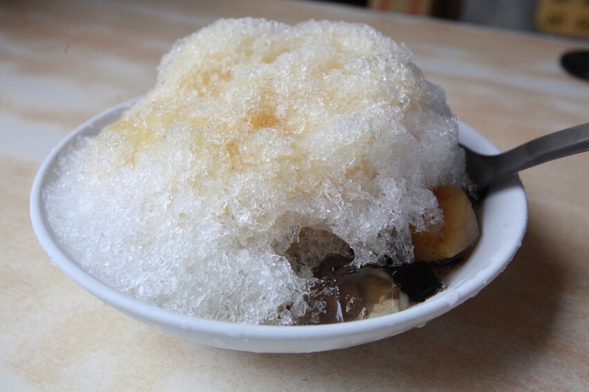 高雄市三民區​  吃。高雄市美食 ｜三民區。 ​「老牌薏仁大王」飄香超過40年老字號冰店，充滿古早味剉冰值得您品嚐「老牌