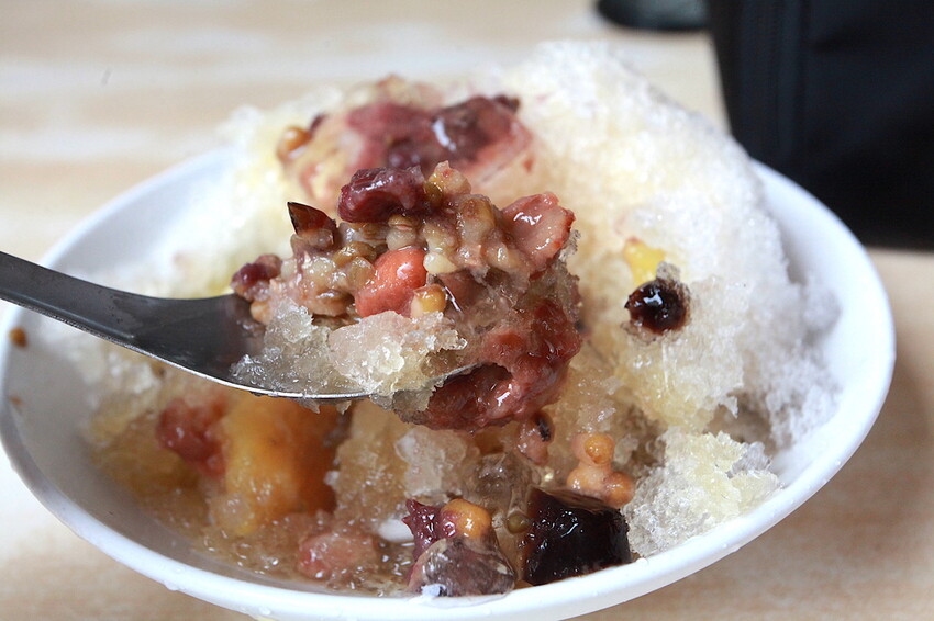 高雄市三民區​  吃。高雄市美食 ｜三民區。 ​「老牌薏仁大王」飄香超過40年老字號冰店，充滿古早味剉冰值得您品嚐「老牌