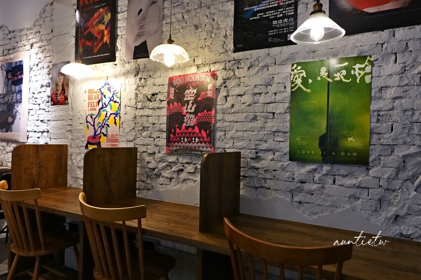 台北市中山區【台北】忠孝新生｜羊毛與花 ‧ 華山 ，特調西西里咖啡、香滑濃郁雞蛋沙拉麵包，台北不限時咖啡廳