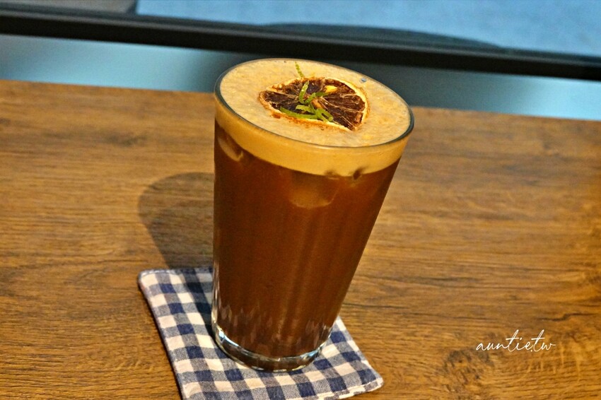 台北市中山區【台北】忠孝新生｜羊毛與花 ‧ 華山 ，特調西西里咖啡、香滑濃郁雞蛋沙拉麵包，台北不限時咖啡廳