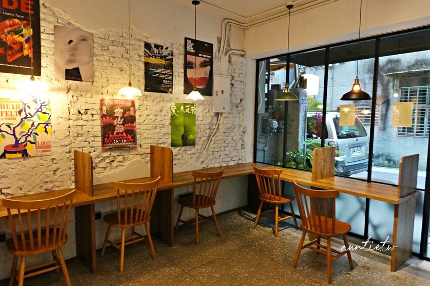 台北市中山區【台北】忠孝新生｜羊毛與花 ‧ 華山 ，特調西西里咖啡、香滑濃郁雞蛋沙拉麵包，台北不限時咖啡廳