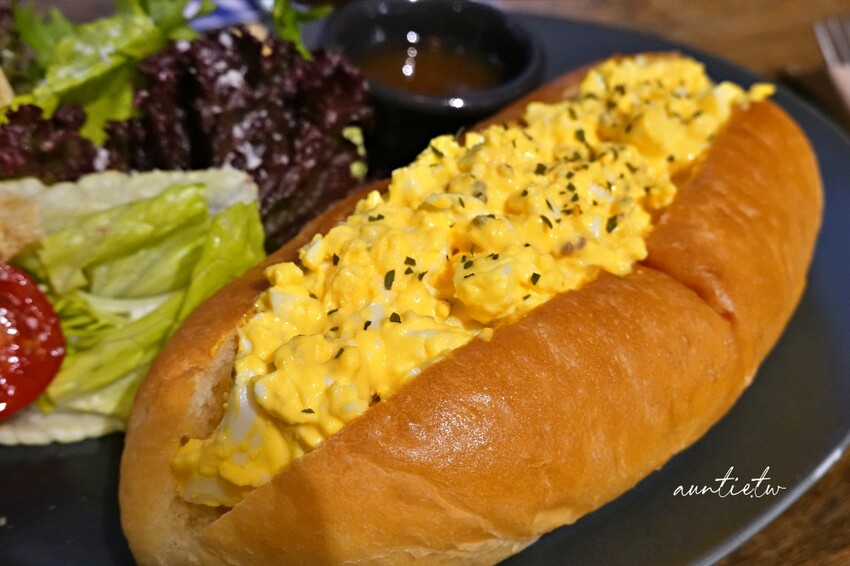 台北市中山區【台北】忠孝新生｜羊毛與花 ‧ 華山 ，特調西西里咖啡、香滑濃郁雞蛋沙拉麵包，台北不限時咖啡廳