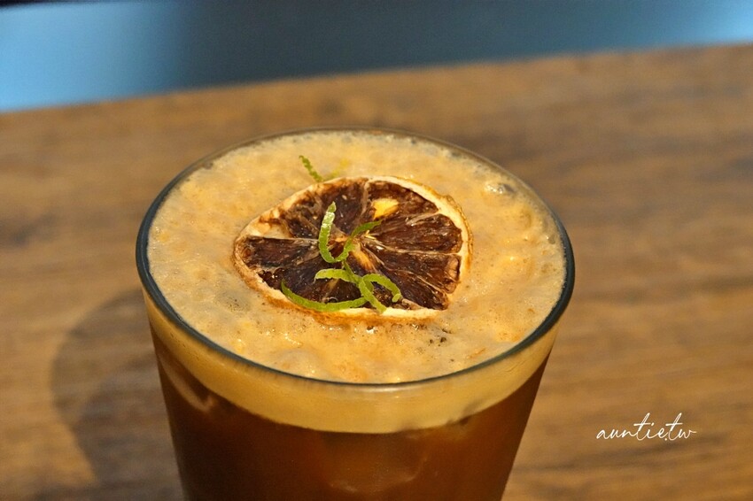 台北市中山區【台北】忠孝新生｜羊毛與花 ‧ 華山 ，特調西西里咖啡、香滑濃郁雞蛋沙拉麵包，台北不限時咖啡廳