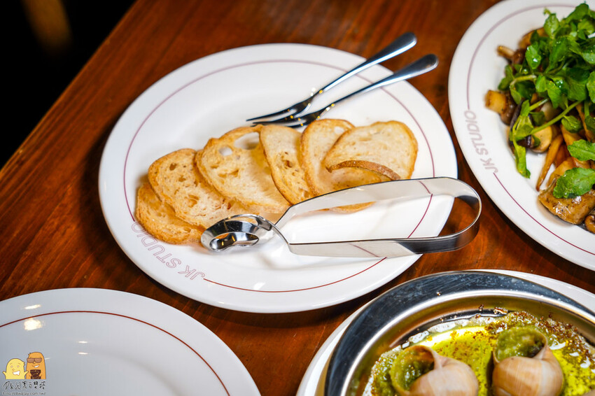 台北市信義區信義區JK studio法式餐酒館，信義區高CP約會餐廳推薦！異國料理搭配浪漫氛圍，平價經典老法菜讓人意猶未盡