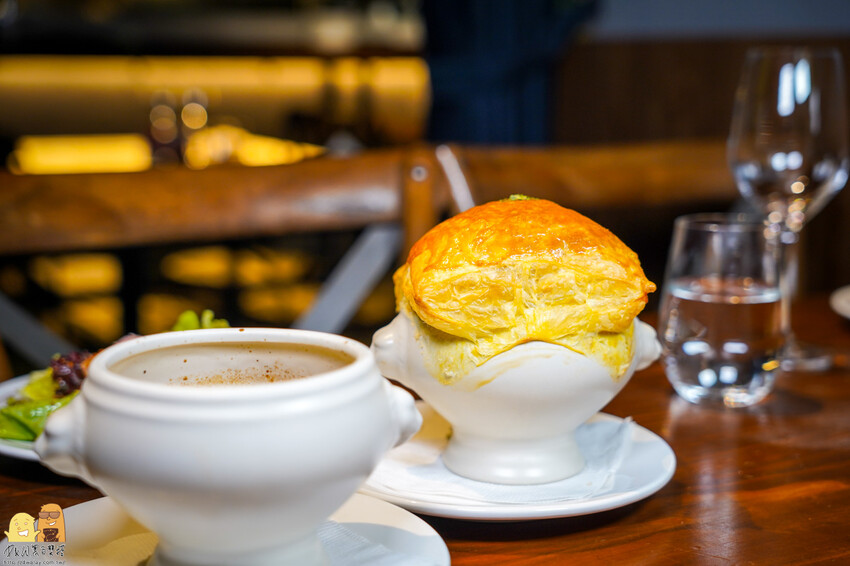 台北市信義區信義區JK studio法式餐酒館，信義區高CP約會餐廳推薦！異國料理搭配浪漫氛圍，平價經典老法菜讓人意猶未盡