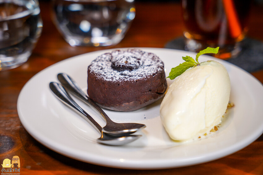 台北市信義區信義區JK studio法式餐酒館，信義區高CP約會餐廳推薦！異國料理搭配浪漫氛圍，平價經典老法菜讓人意猶未盡