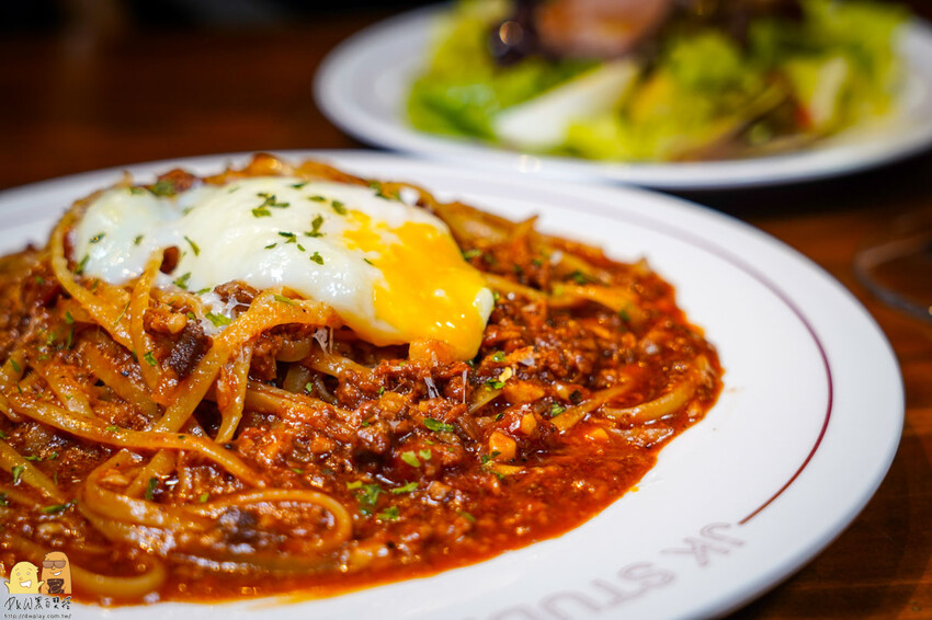 台北市信義區信義區JK studio法式餐酒館，信義區高CP約會餐廳推薦！異國料理搭配浪漫氛圍，平價經典老法菜讓人意猶未盡