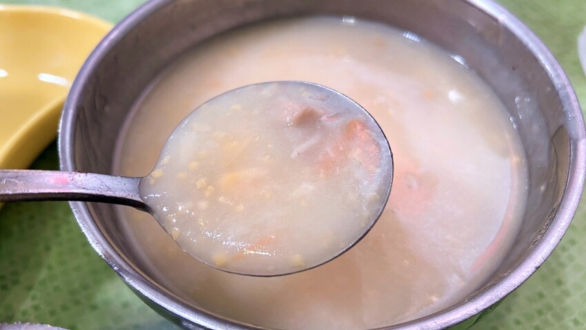 台北市士林區士林夜市 hotdoufu 口吅品平價牛排館士林店 傳統鐵板牛排滋滋響 玉米濃湯及飲料喝到飽 原陽明戲院地址旁30