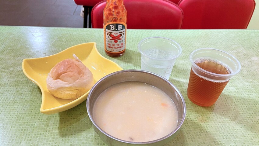 台北市士林區士林夜市 hotdoufu 口吅品平價牛排館士林店 傳統鐵板牛排滋滋響 玉米濃湯及飲料喝到飽 原陽明戲院地址旁30