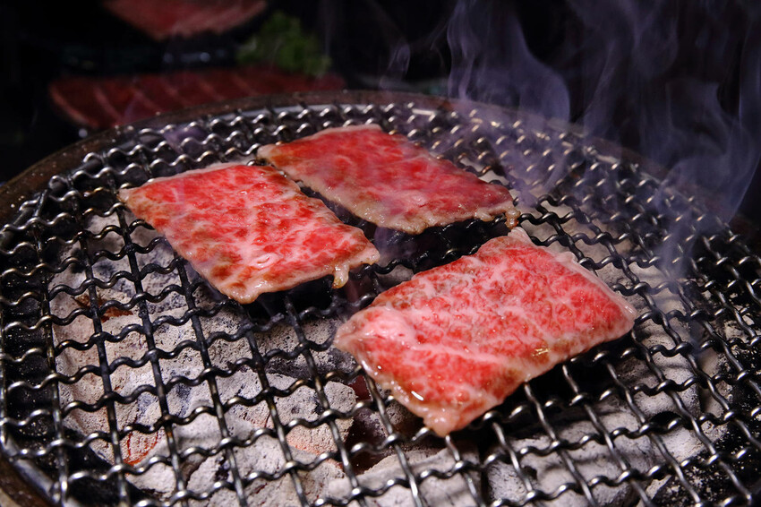 桃園中壢燒肉推薦,潮肉炭火燒肉中壢新生店,CP值超高的和牛吃