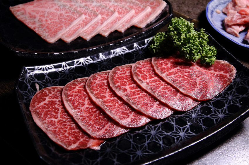 桃園中壢燒肉推薦,潮肉炭火燒肉中壢新生店,CP值超高的和牛吃