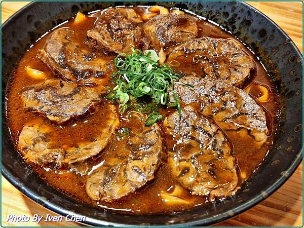 《中原夜市超人氣牛肉麵專賣》牛肉麵控必吃的天堂/『集英會牛肉