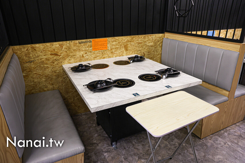 超推胡椒豬肚湯底吃過回不去！45種以上蔬菜自助吧，竟然有豬肚,牛百葉,鴨腸,魷魚,麻辣鴨血豆腐無限任吃。鍋食主艺