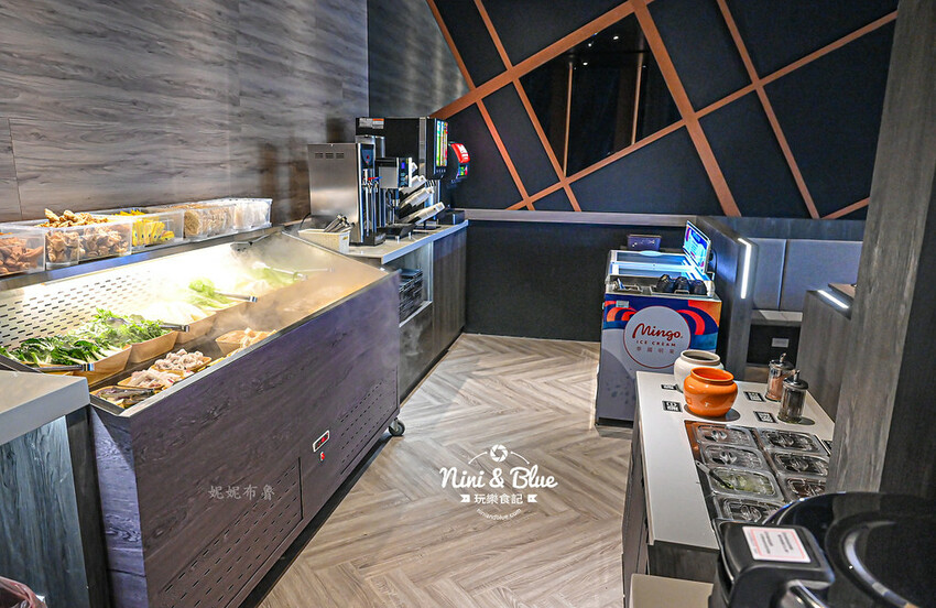 一饌泰式銅盤燒烤火鍋,台中北屯泰式火鍋,泰式酸辣湯超好喝,有蔬食自助吧吃到飽 @Nini and Blue 玩樂食記