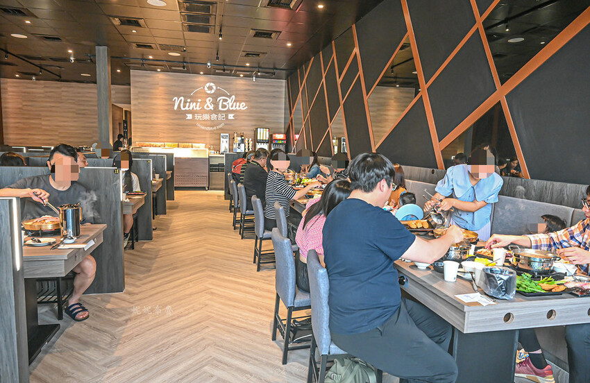 一饌泰式銅盤燒烤火鍋,台中北屯泰式火鍋,泰式酸辣湯超好喝,有蔬食自助吧吃到飽 @Nini and Blue 玩樂食記