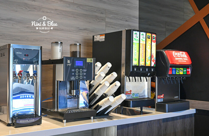 一饌泰式銅盤燒烤火鍋,台中北屯泰式火鍋,泰式酸辣湯超好喝,有蔬食自助吧吃到飽 @Nini and Blue 玩樂食記