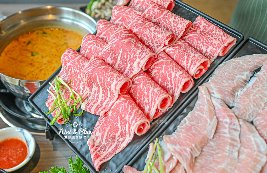 一饌泰式銅盤燒烤火鍋,台中北屯泰式火鍋,泰式酸辣湯超好喝,有蔬食自助吧吃到飽 @Nini and Blue 玩樂食記