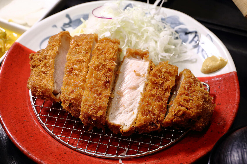 銀座杏子日式豬排,網友票選人氣第一名日式豬排!軟殼蝦與極厚炸