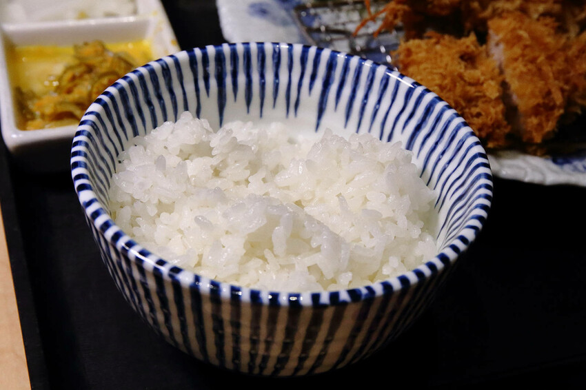 銀座杏子日式豬排,網友票選人氣第一名日式豬排!軟殼蝦與極厚炸