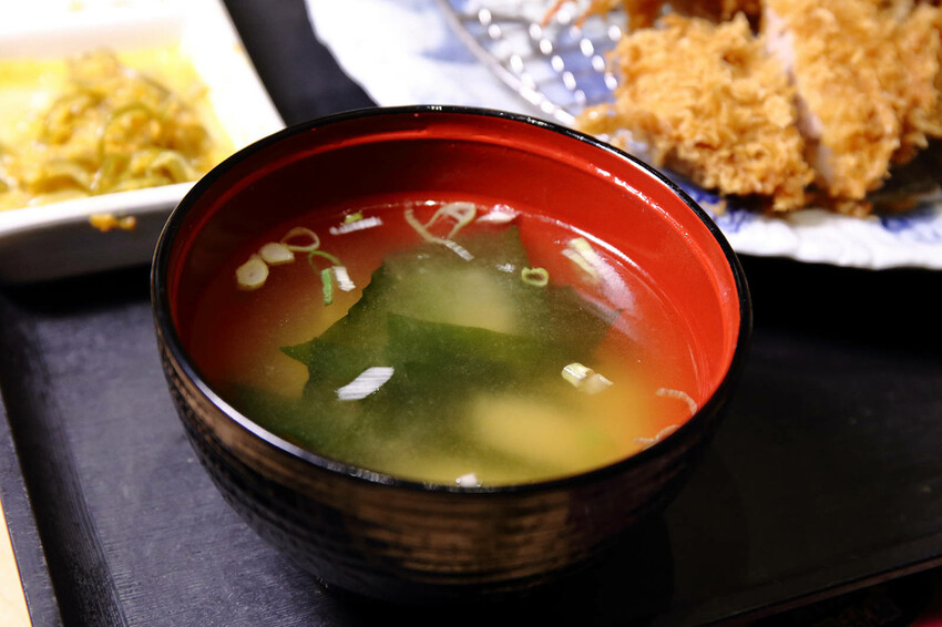 銀座杏子日式豬排,網友票選人氣第一名日式豬排!軟殼蝦與極厚炸