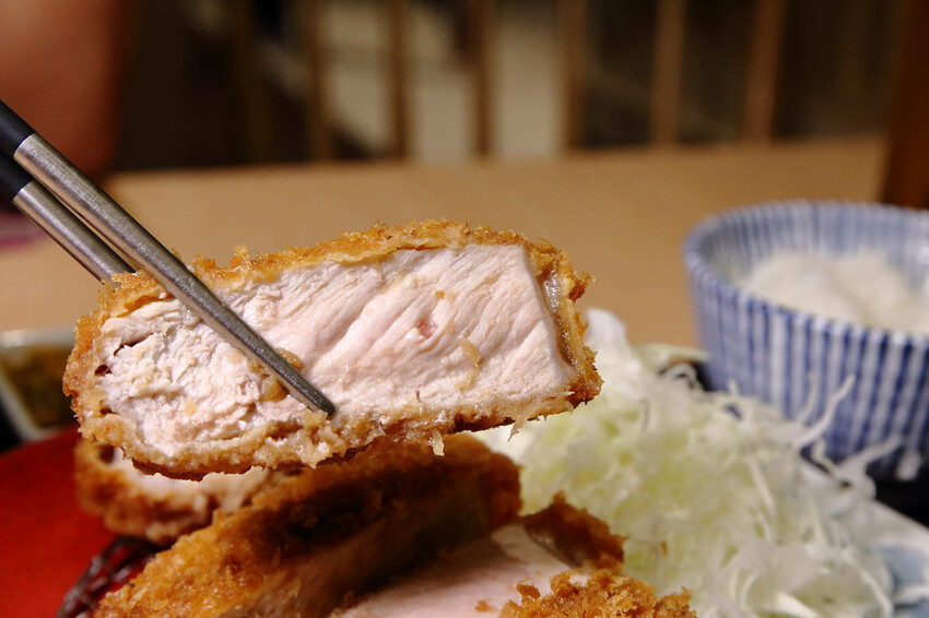 銀座杏子日式豬排,網友票選人氣第一名日式豬排!軟殼蝦與極厚炸