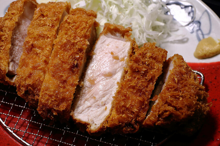 銀座杏子日式豬排,網友票選人氣第一名日式豬排!軟殼蝦與極厚炸