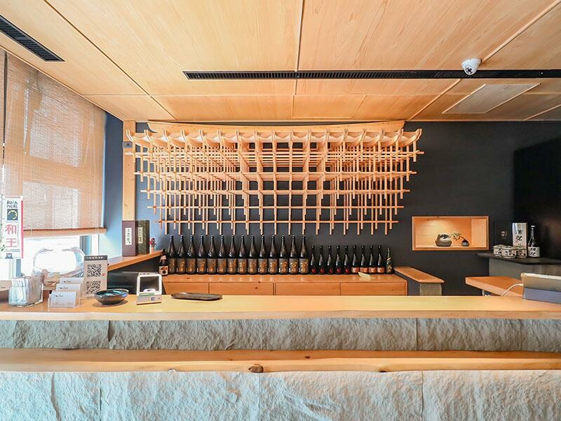 竹北燒肉推薦「川阜和牛燒肉」免動手！頂級和牛專人代烤，品嚐宮崎頂級和牛。