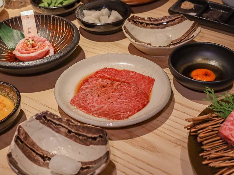 竹北燒肉推薦「川阜和牛燒肉」免動手！頂級和牛專人代烤，品嚐宮崎頂級和牛。