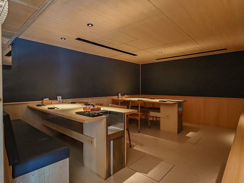 竹北燒肉推薦「川阜和牛燒肉」免動手！頂級和牛專人代烤，品嚐宮崎頂級和牛。