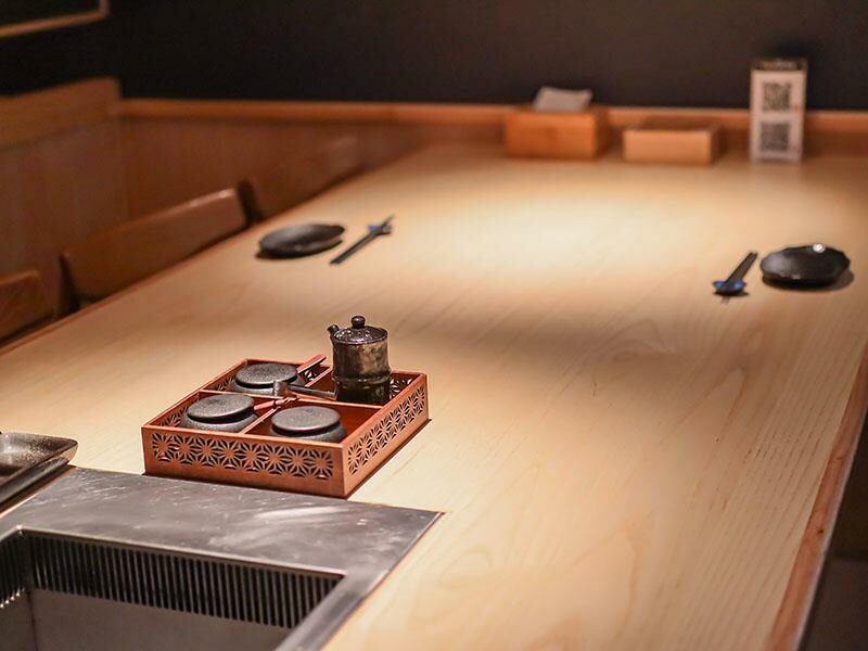 竹北燒肉推薦「川阜和牛燒肉」免動手！頂級和牛專人代烤，品嚐宮崎頂級和牛。