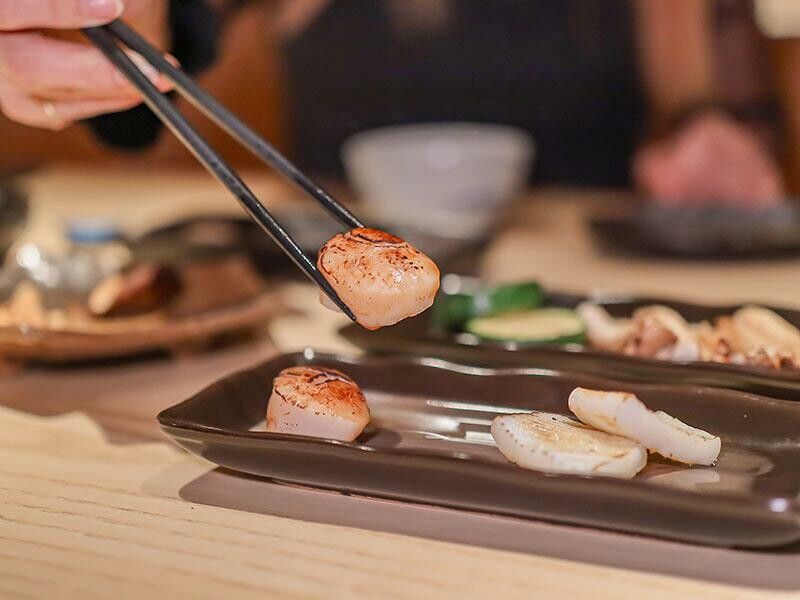 竹北燒肉推薦「川阜和牛燒肉」免動手！頂級和牛專人代烤，品嚐宮崎頂級和牛。