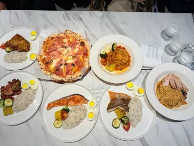 台北市捷運東門站餐廳：8% ice CAFÉ 永康公園店。結合了藝術、生活、公益的經營理念。聽著現場演奏享用著午餐