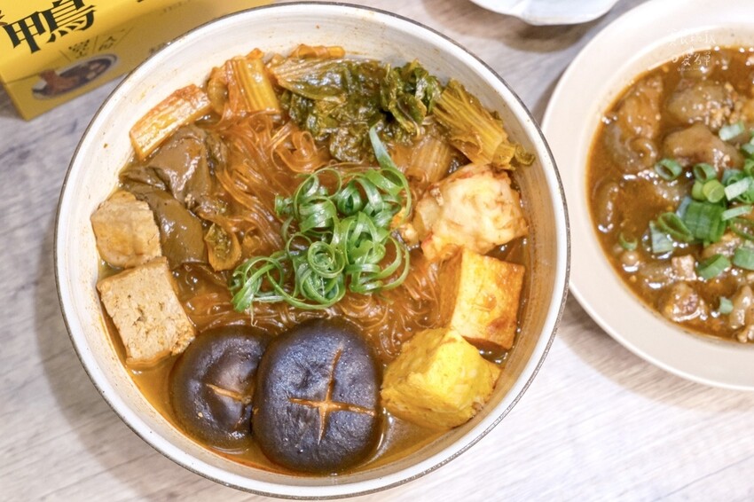 宅配美食｜在家也能大啖一番麻辣滋味！麻辣牛筋推薦、好吃鴨血推
