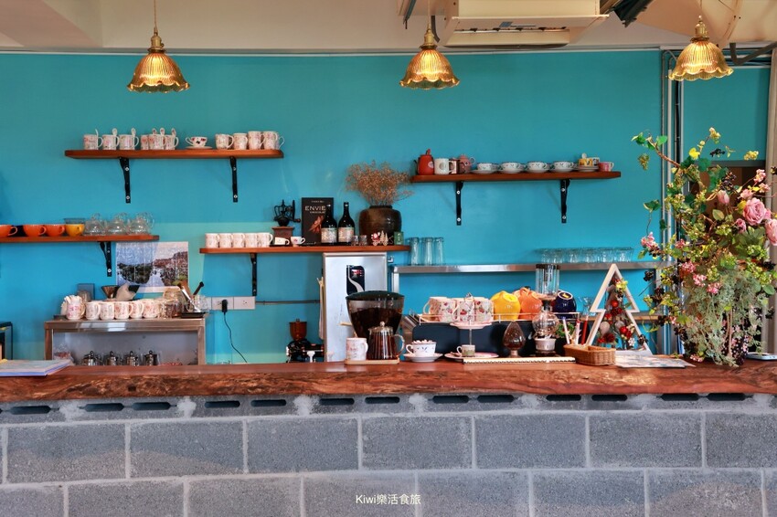 新北市萬里區萬里山海芳園景觀咖啡｜新北隱藏版海景咖啡廳推薦私藏甜點、冰滴咖啡、下午茶