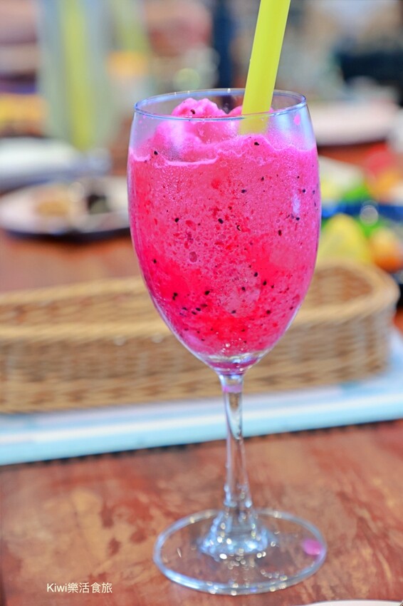 新北市萬里區萬里山海芳園景觀咖啡｜新北隱藏版海景咖啡廳推薦私藏甜點、冰滴咖啡、下午茶