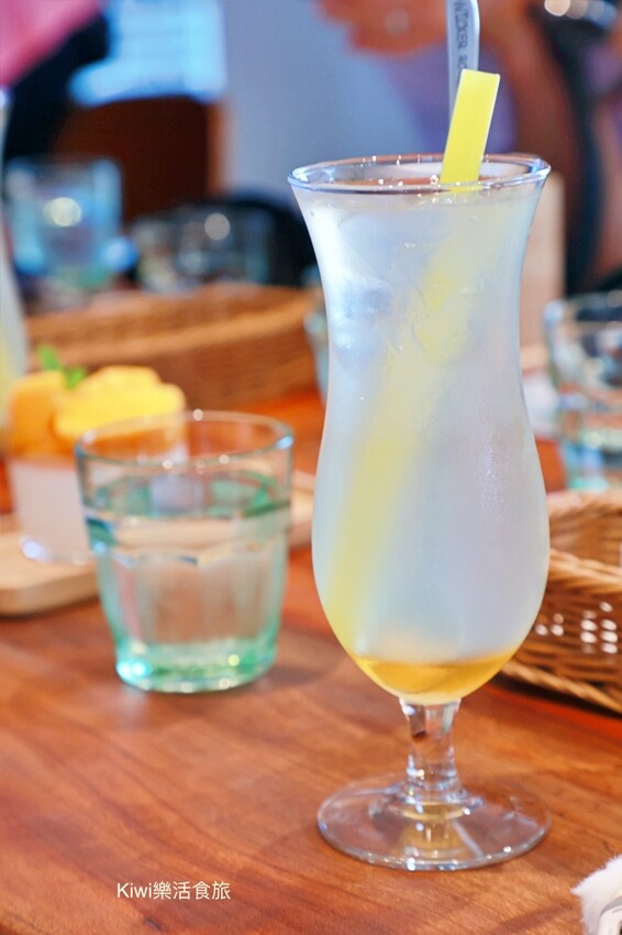 新北市萬里區萬里山海芳園景觀咖啡｜新北隱藏版海景咖啡廳推薦私藏甜點、冰滴咖啡、下午茶