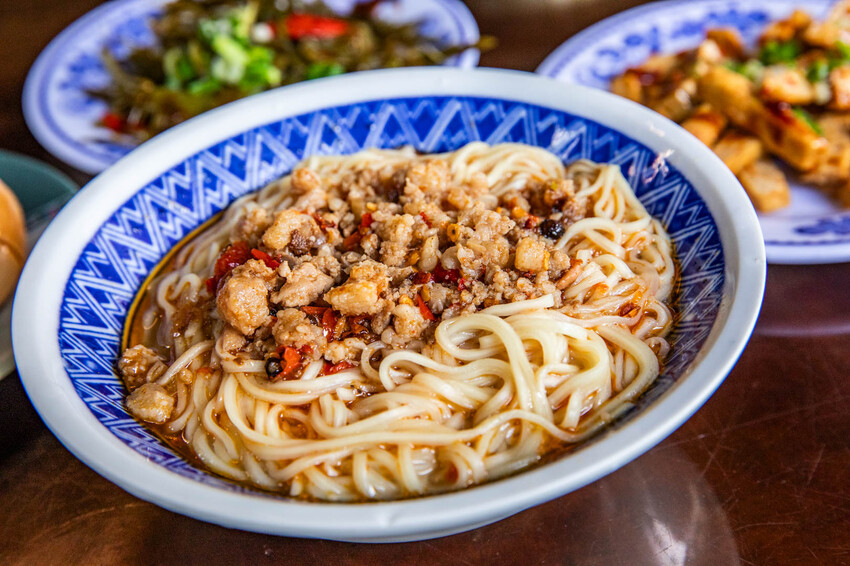 宜蘭縣宜蘭市品客牛肉麵｜網路幾乎無資料！湯鮮肉大塊還很便宜，藏身住宅區低調牛肉麵