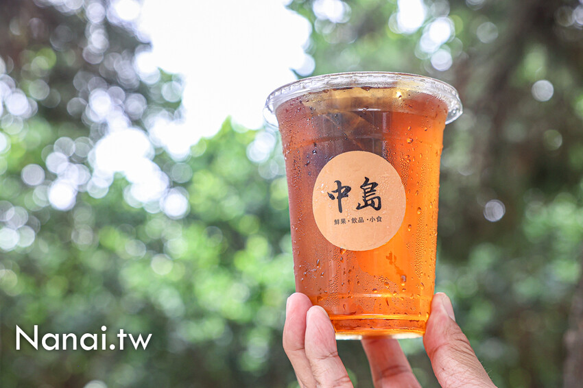 只賣五六日！溪湖糖廠藏著中島鮮果飲品店，採用自家有機木瓜做的木瓜牛奶絕對要喝。綜合果汁、愛文芒果蛋糕寶盒也很推